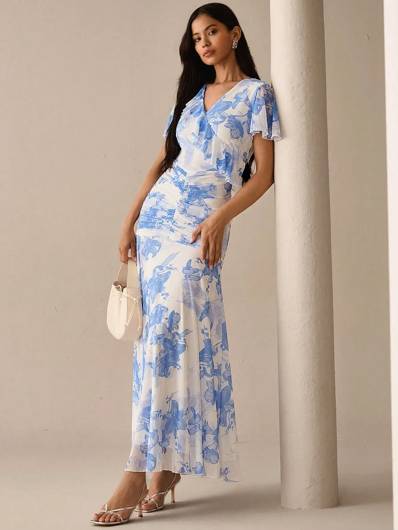 

Elegant Blue White Floral Maxi Dress V-Neck Short Sleeve Ruched Flowy Long Dress