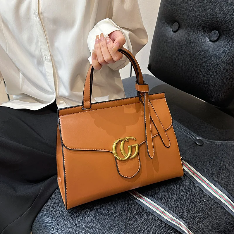 

Новая модная сумка через плечо 2025 года — многосторонняя квадратная сумочка для женщин, портативная/плечевая двойного назначения, уличная одежда Essential