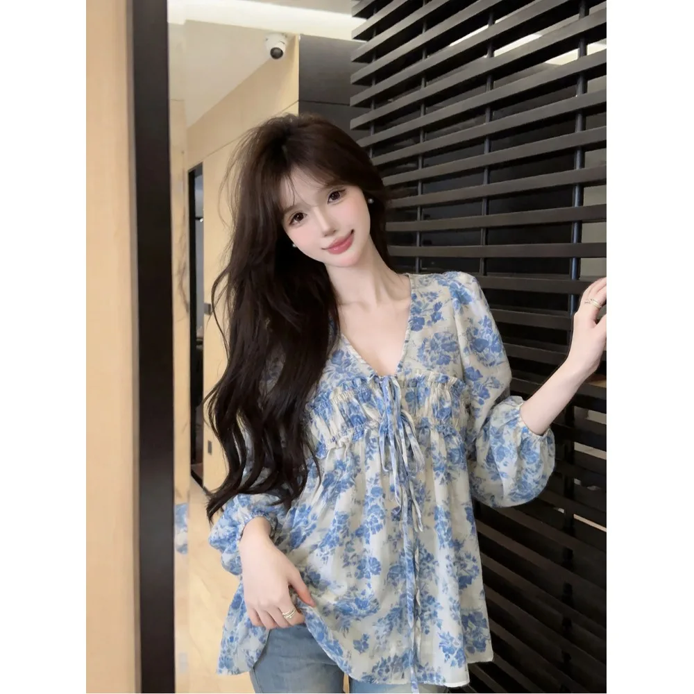 Elegant Blue And White Porcelain Long Sleeve Shirt Women's Loose Fit Fashionable Ageless Gentle Wind Design Top