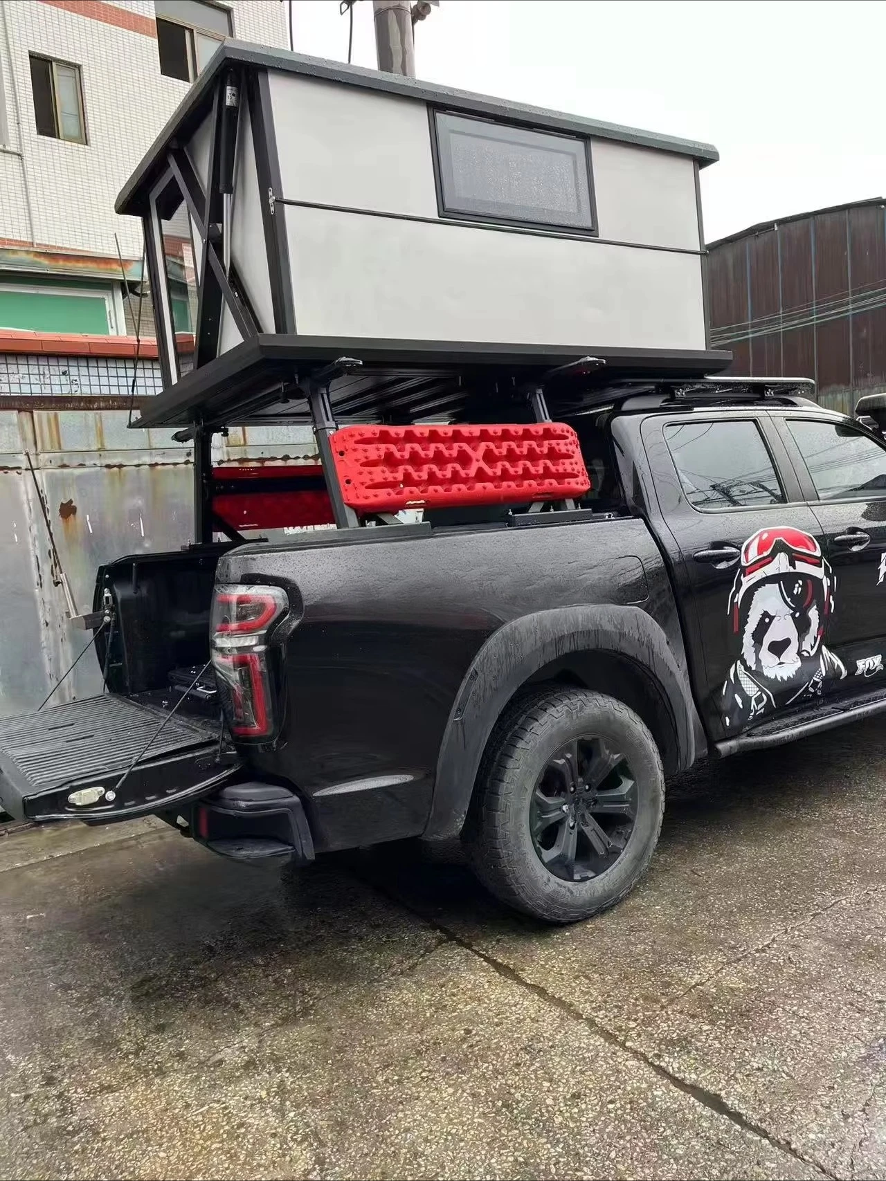 EM Electric Roof Top Tent for SUV Pickup Truck Car Waterproof Hard Shell with Ladder Accessory New Design