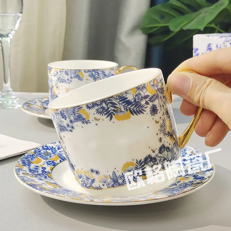 Tazas y platillos de café de hortensia de lujo, juego de té de la tarde de estilo europeo, 2 tazas y 2 platillos en caja de regalo