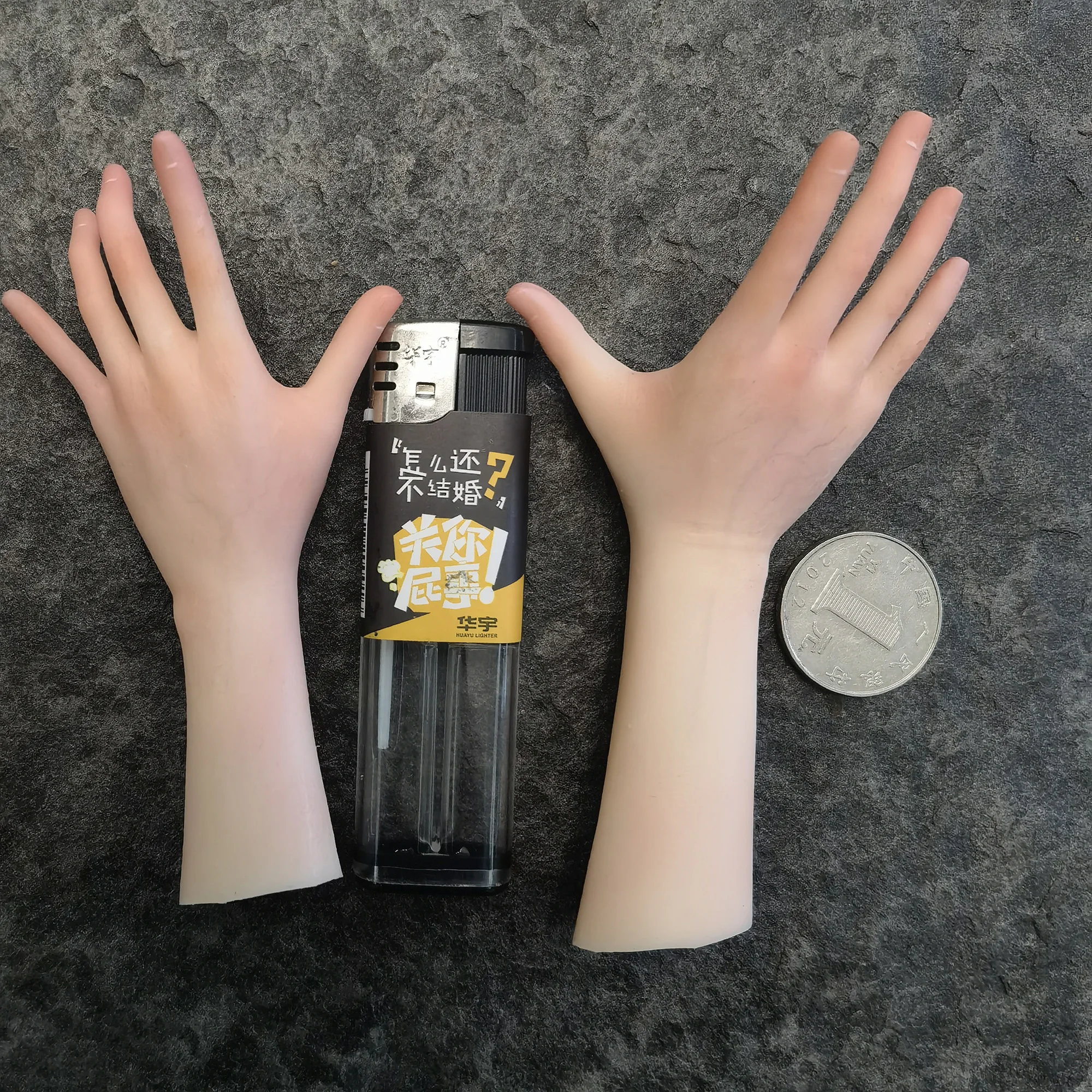 1 Pair Reduced Scale Mini Silicone Hand Model Fetish Play Girl Simulation Hand Model Shooting Props Cute Little Hand DZXIAOSHOU