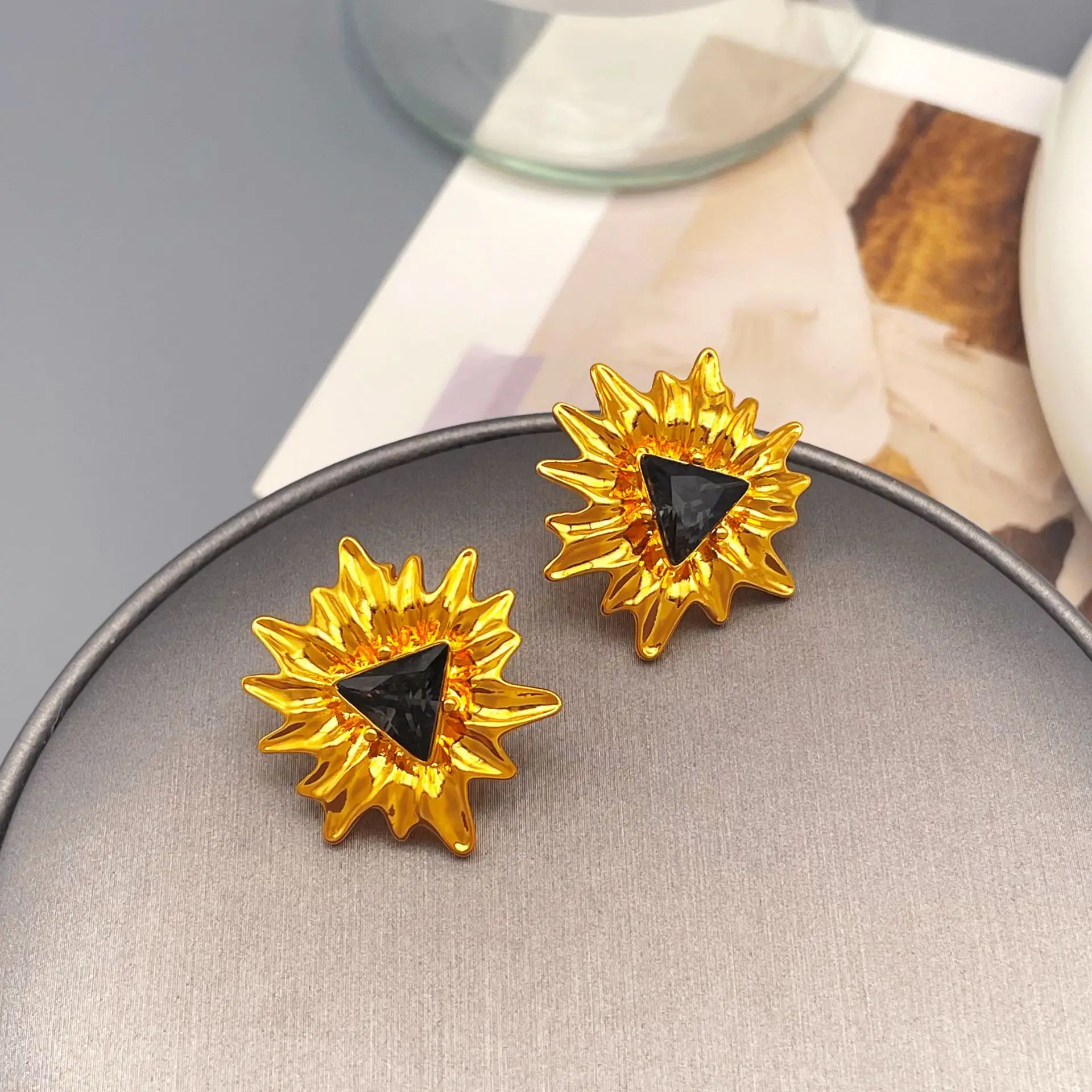 New metal flame flower inlaid crystal glass personalized design stud earrings