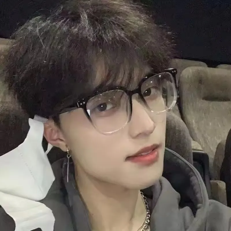 نظارات مضادة للضوء الأزرق بإطار مربع نظارات للنساء والرجال نظارات عالية الجودة تحجب الضوء الأزرق نظارات كمبيوتر للرجال والنساء