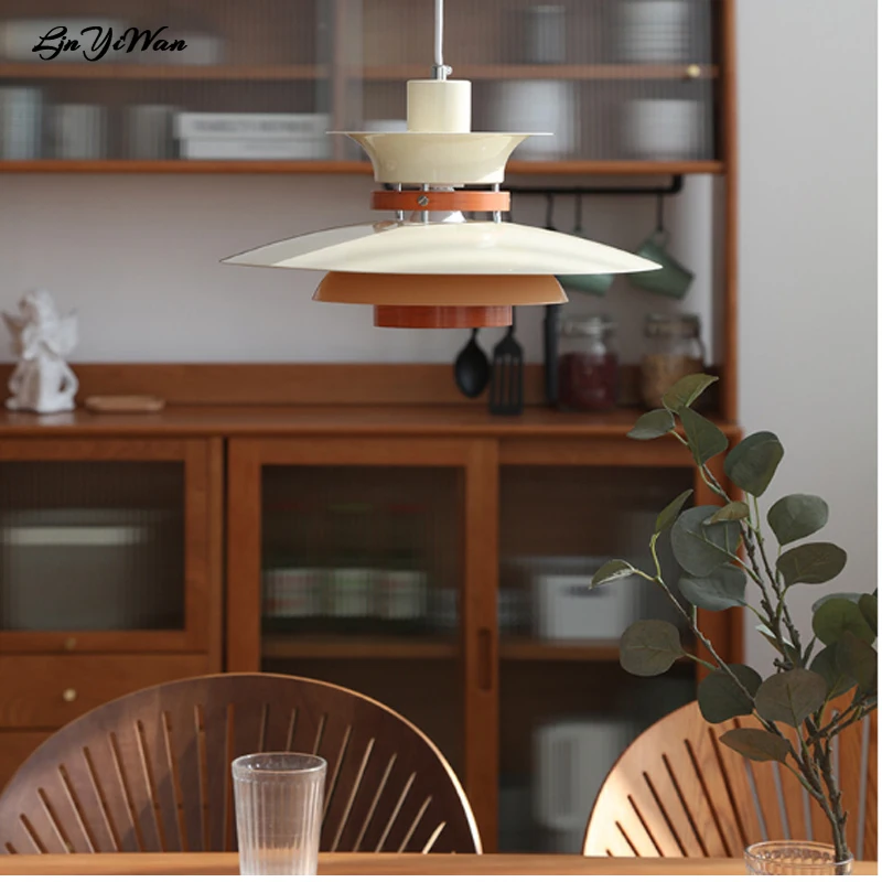 Creative modern soft-packed model room study dining room flying saucer chandelier