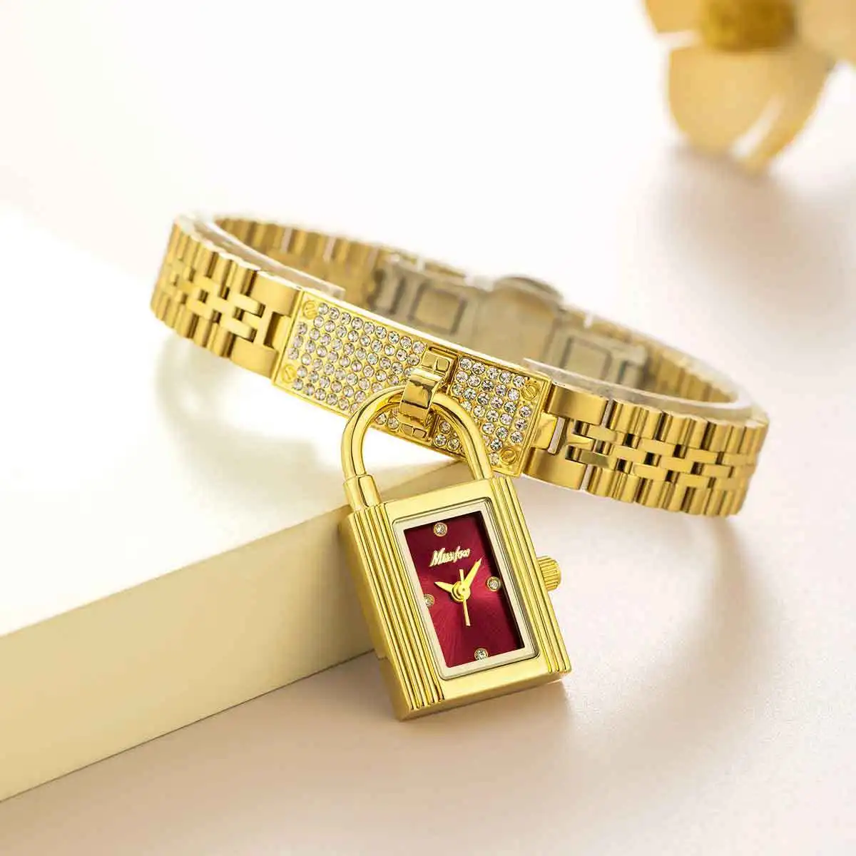 Light Luxury Lock Shape Niche Quartz Watch for Women with Pendant Dial Chain Strap and Waterproof Wristwatch