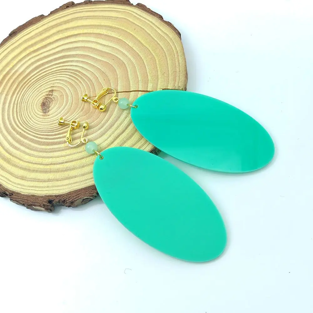 Momo Ayase Parrucca Cosplay Anime Dandadan Capelli corti marroni per donne Ragazze Orecchini per capelli in fibra resistente al calore Accessori di Halloween