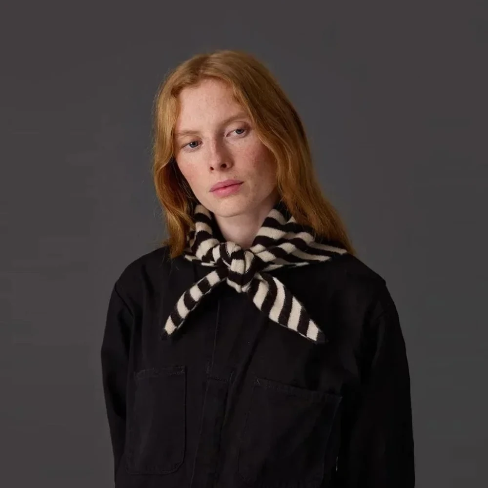 Syal Segitiga Inggris Syal Musim Semi Wanita Nyaman Lembut Manis Versi Korea Pelindung Leher Syal Kecil