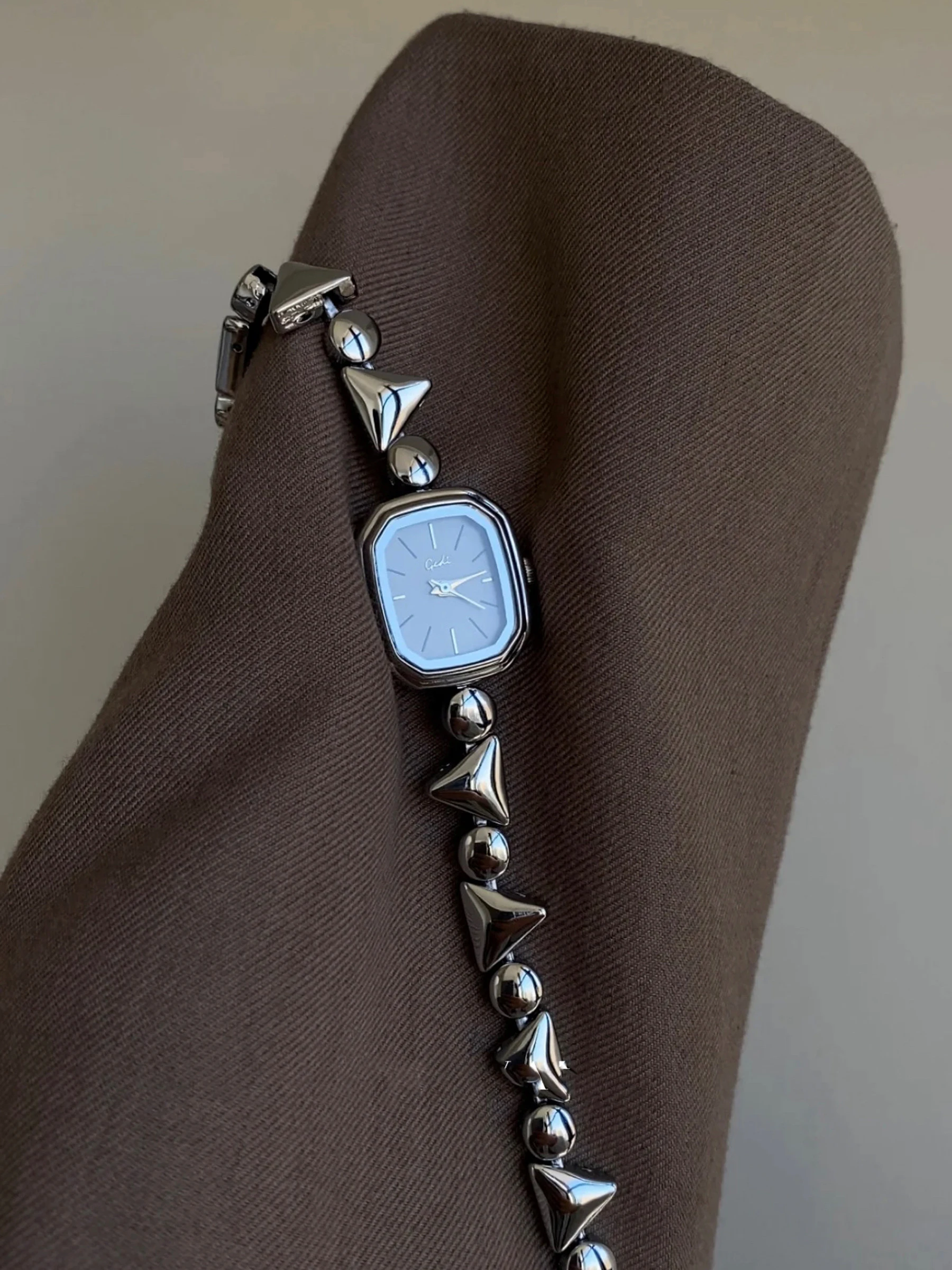 NEW Vintage Heavy Metal-Style Women's Watch with Rivets, Unique Octagonal Dial, Quartz Movement, Bracelet Style Perfect Gift