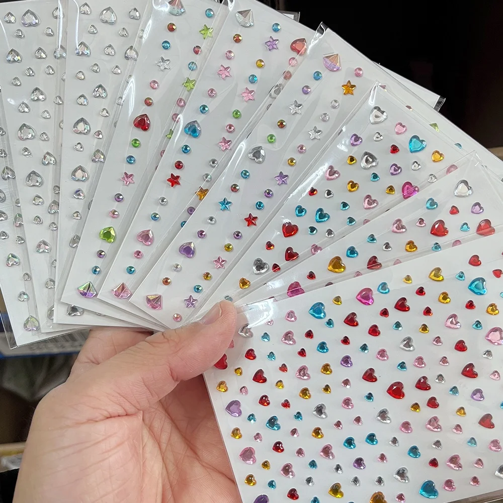 

3 листа 3D-наклеек в виде прозрачных разноцветных сердечек для лица, ослепительные самоклеящиеся стразы-сердечки для глаз и тела, декоративные стикеры для макияжа для женщин