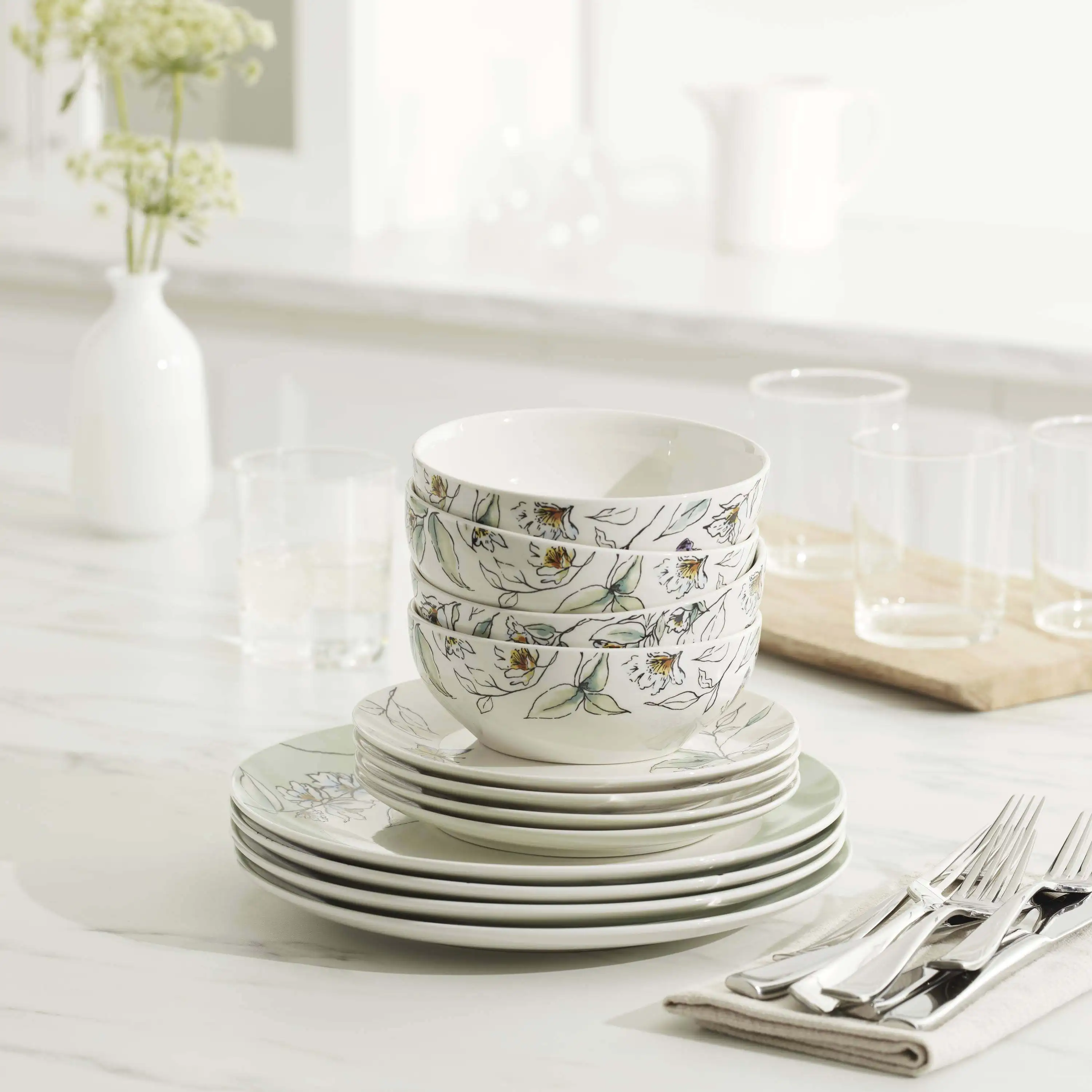 12-Piece Dinnerware Set Service for 4, Complete Table Setting for Everyday Meals & Family Dining.