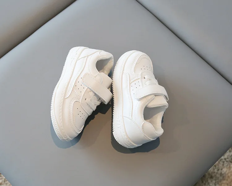 Kinder-Sneaker aus PU-Leder für Frühling und Herbst, leichte, rutschfeste Laufschuhe für Mädchen und Jungen, schlicht, weiche Sohle, bequem – Detail 13