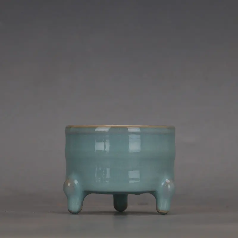 Song Dynasty Style Ru Ware Sky Blue Crackle Glaze Spiral Band Three Legged Cup Handmade Porcelain Tea Cup