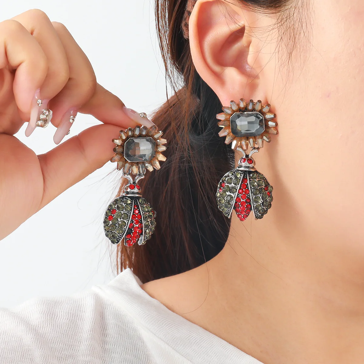 2025 vintage exquisite luxury alloy bee sunflower inlaid rhinestone earrings women's jewelry accessories bohemian style