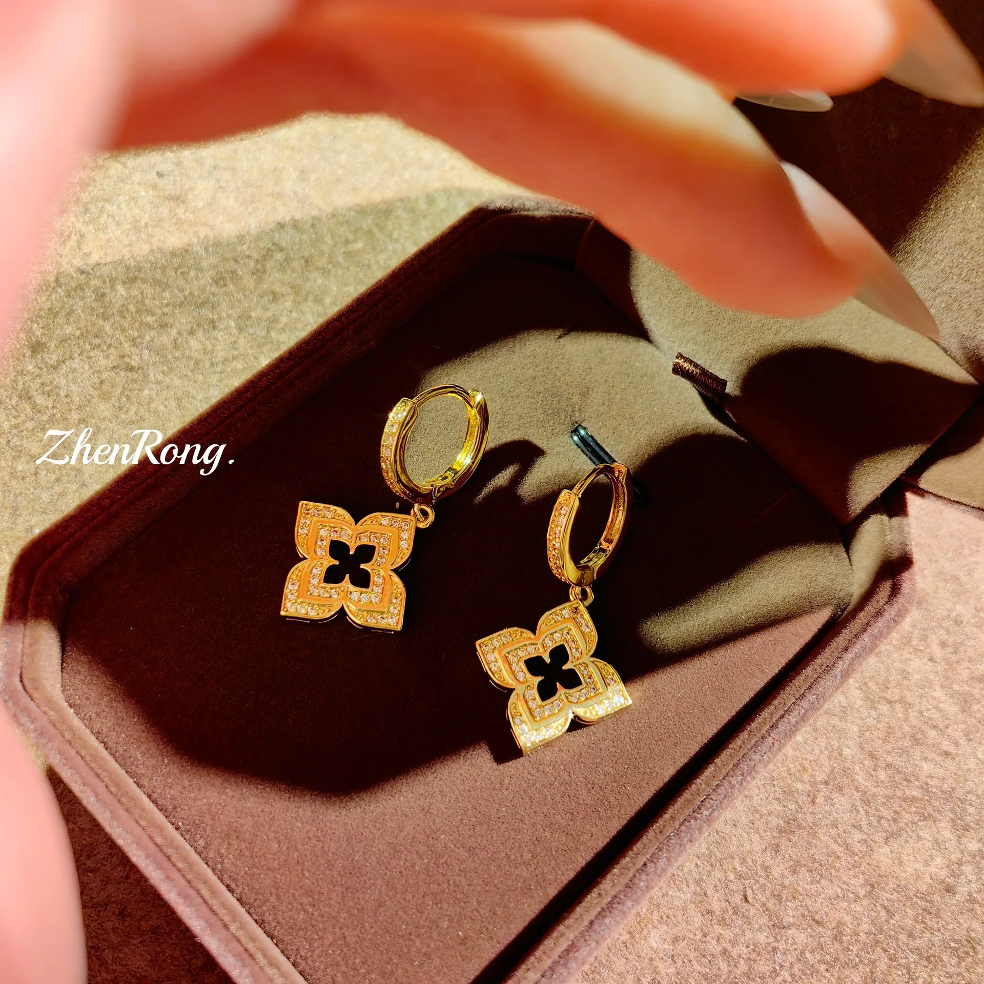 brincos-de-prata-esterlina-s925-em-forma-de-estrela-ocos-com-diamantes-incrustados-joias-femininas-de-luxo-leve