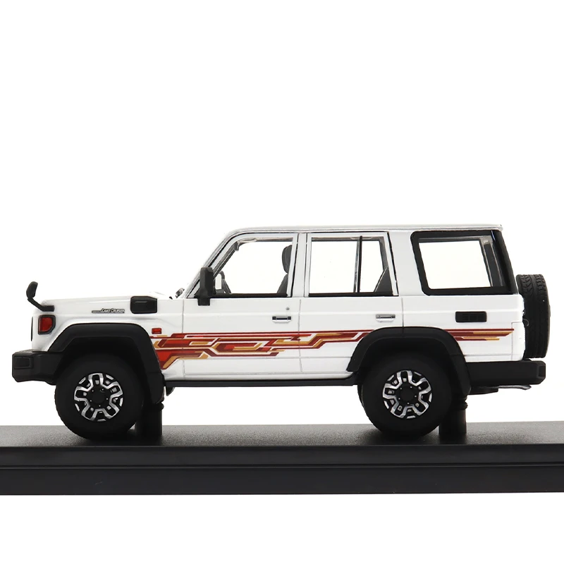 Maßstab 1:43 Harzmodellautos LAND CRUISER【70 A(2023)】Hohe Simulationsfahrzeuge, Ornamente, Spielzeug für Kinder und Erwachsene, Sammlergeschenke