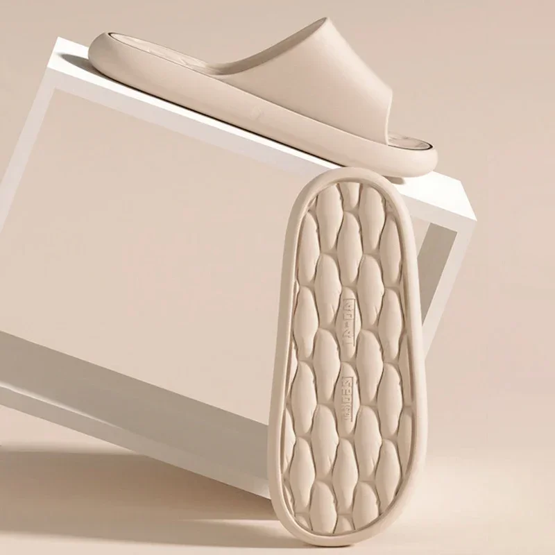 شباشب ناعمة خفيفة للغاية، شرائح عصرية بسيطة، أحذية EVA المرنة، أحذية رياضية ملونة في باب الحمام، شباشب