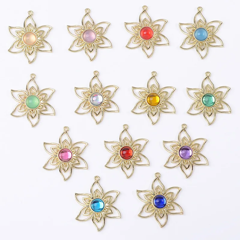 

Spot wholesale retro light luxury sun flower collarbone chain earrings hollow three-layer petal flower alloy accessories pendant