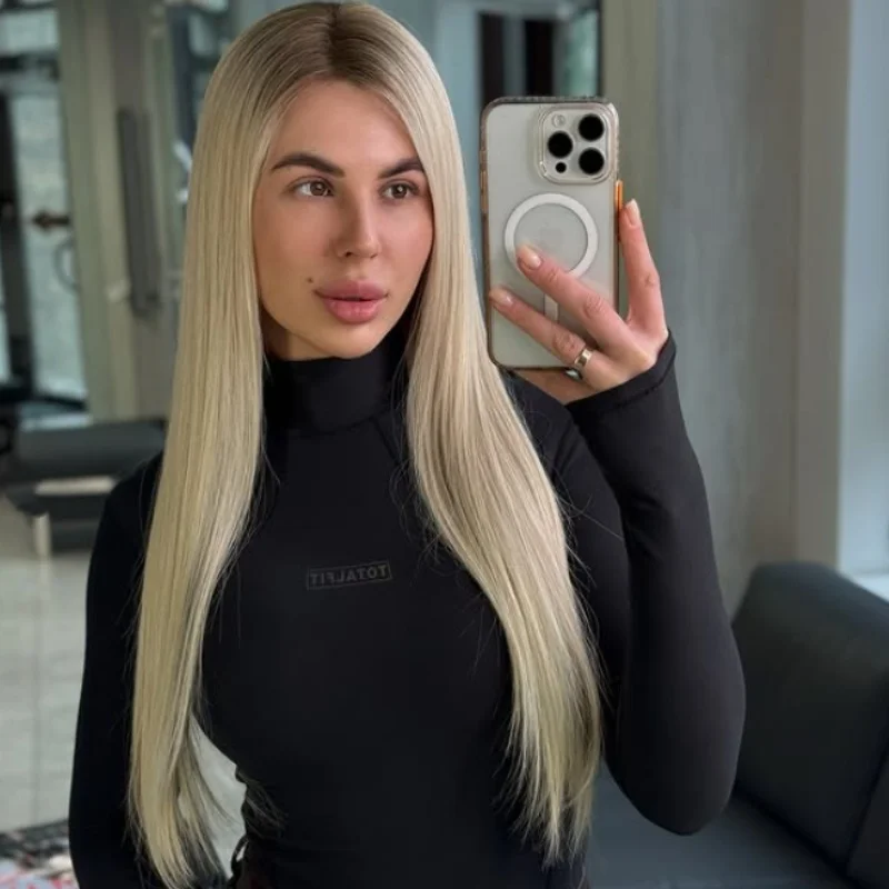 

Выделите блондинку 13x4 Парики спереди на шнуровке Прямые темные корни Пепельно-русый предварительно скрепленный парик 26 дюймов Термостойкий цветной парик для женщин