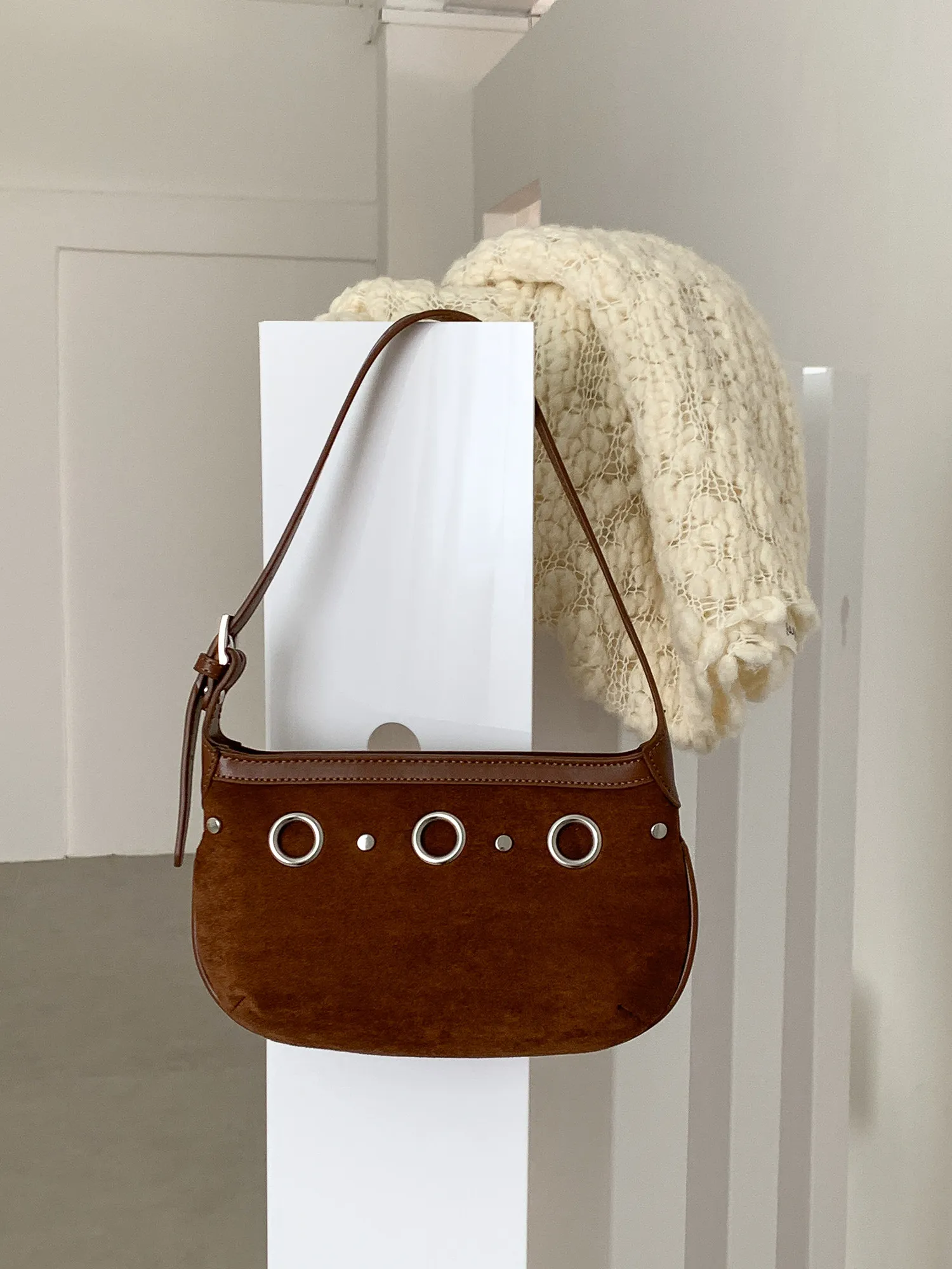 

Retro BrownUnderarm Bag Women Fashion Eyelet Detail Bag Casual Shoulder Purse for Daily Commute