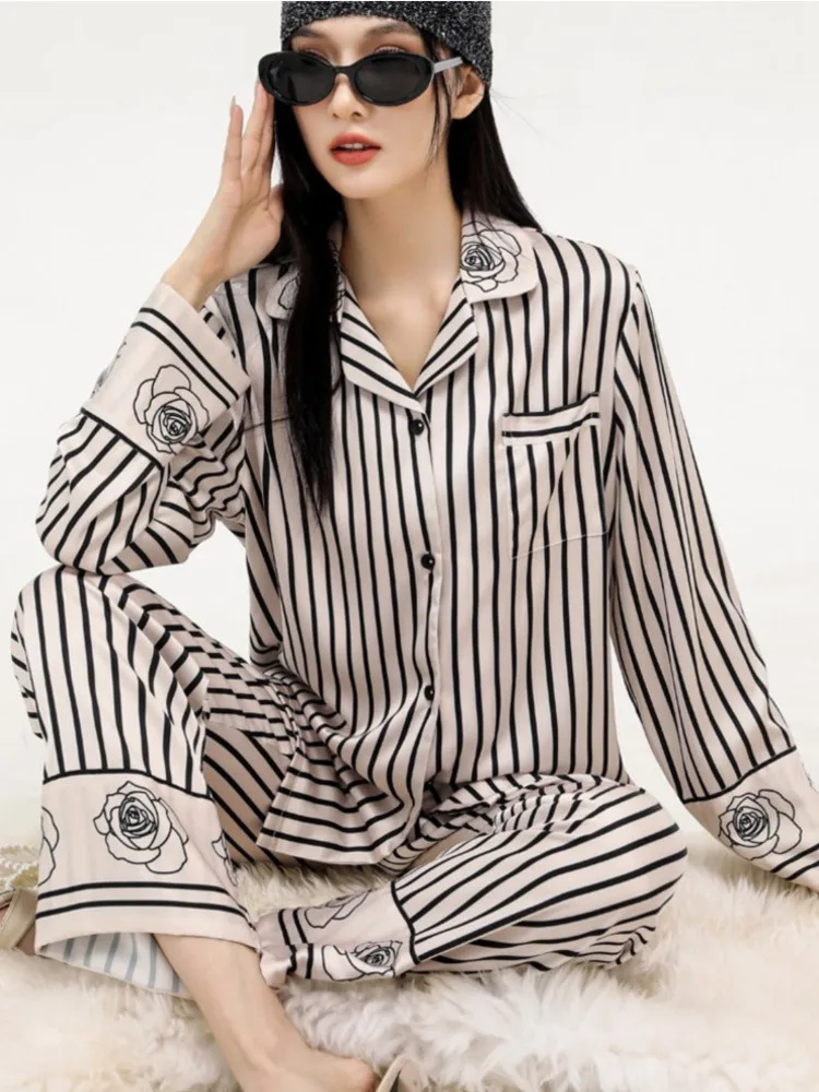 

2024 New pajamas Women's Spring Autumn Ice Silk Thin Long Sleeve Cardigan Suit Popular Plus Size Printed Home Clothes