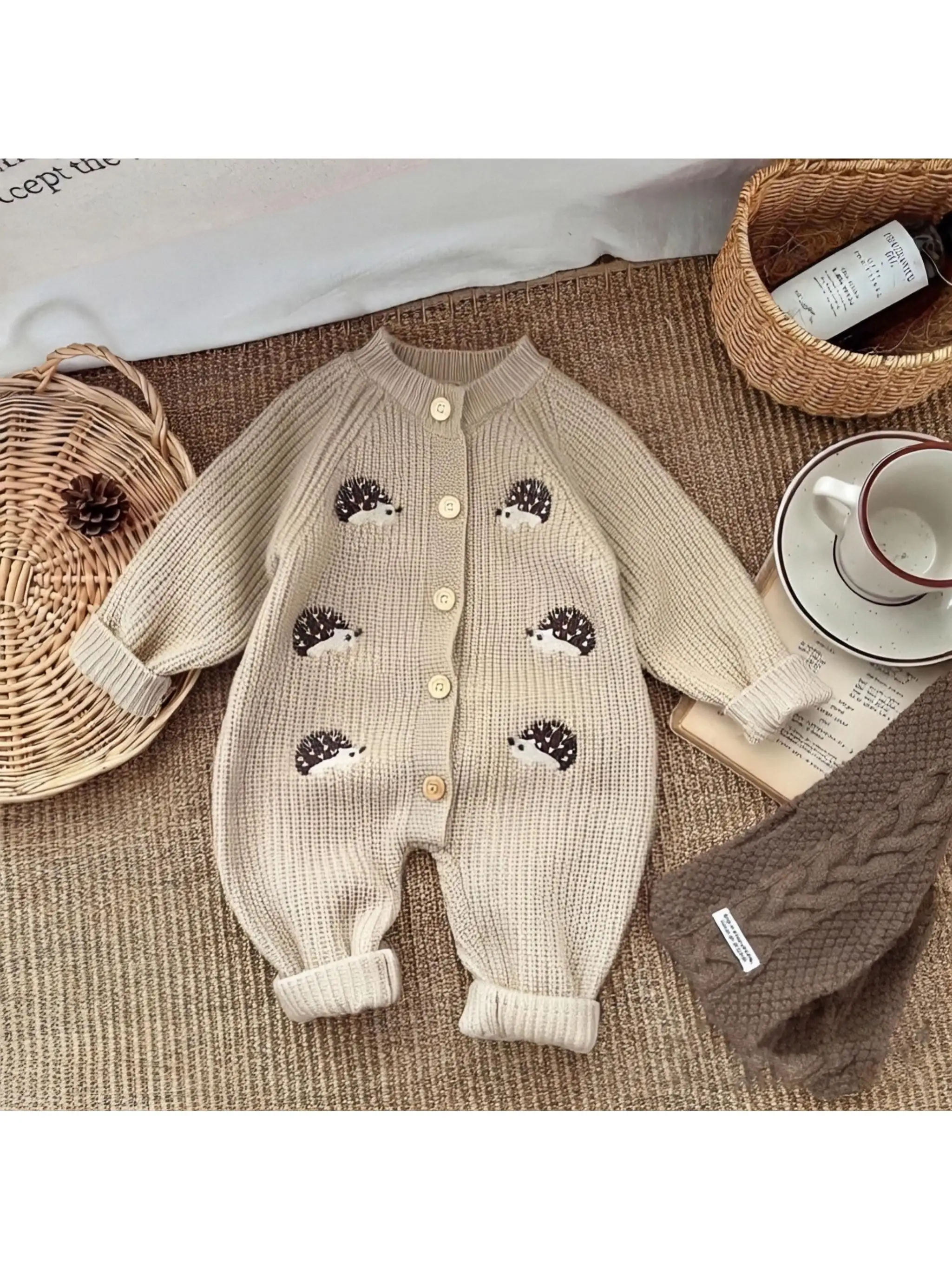 Korean-Style Spring and Autumn Clothing, Baby Knitted Jumpsuit, Super Cute Little Hedgehog 100-Day Knitted Crawling Suit for Going Out