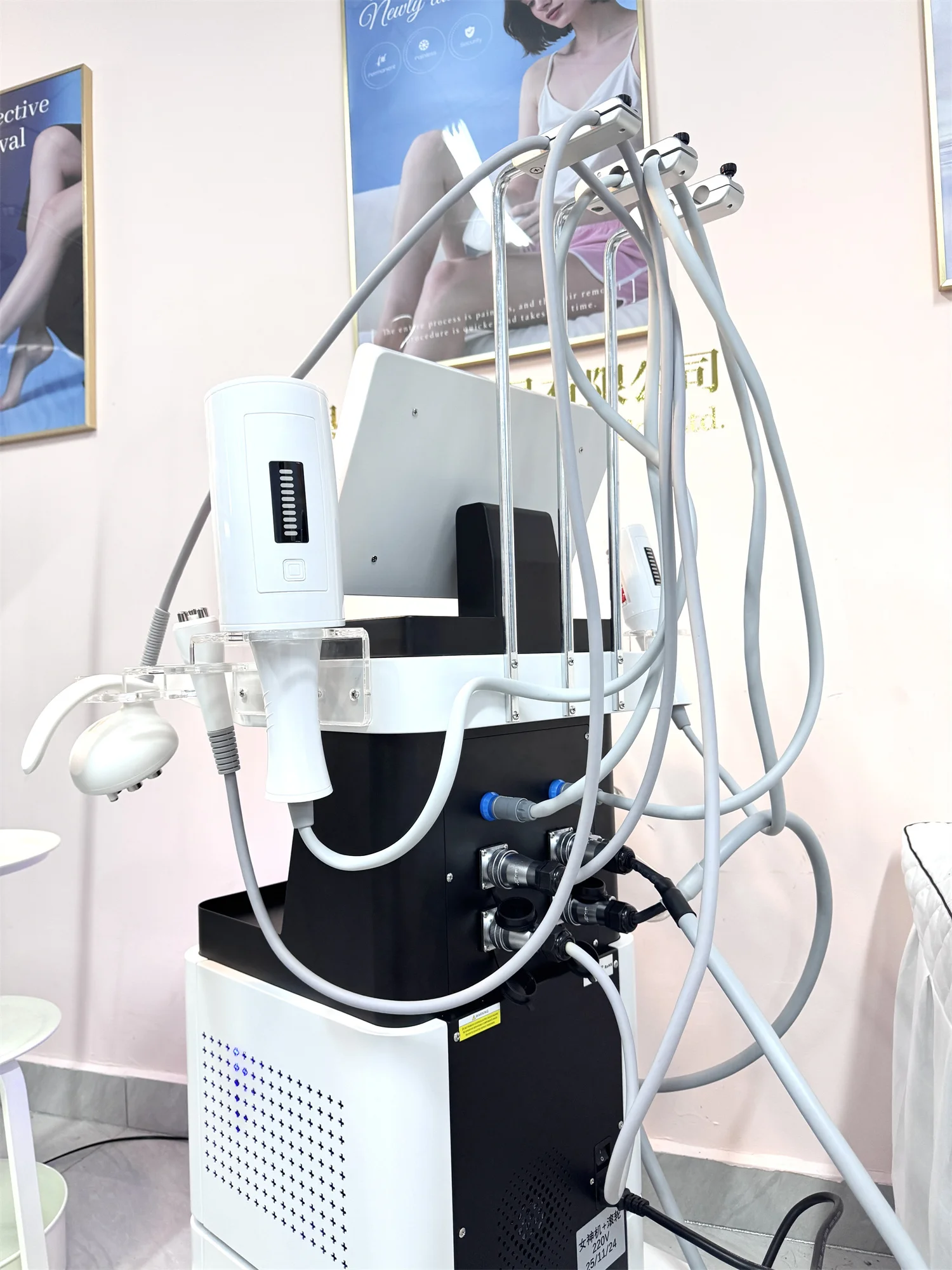 Dispositivo de contorno corporal Venus Legacy con rodillo adelgazante para reafirmar la piel, esculpir 3D y reducción profesional de celulitis