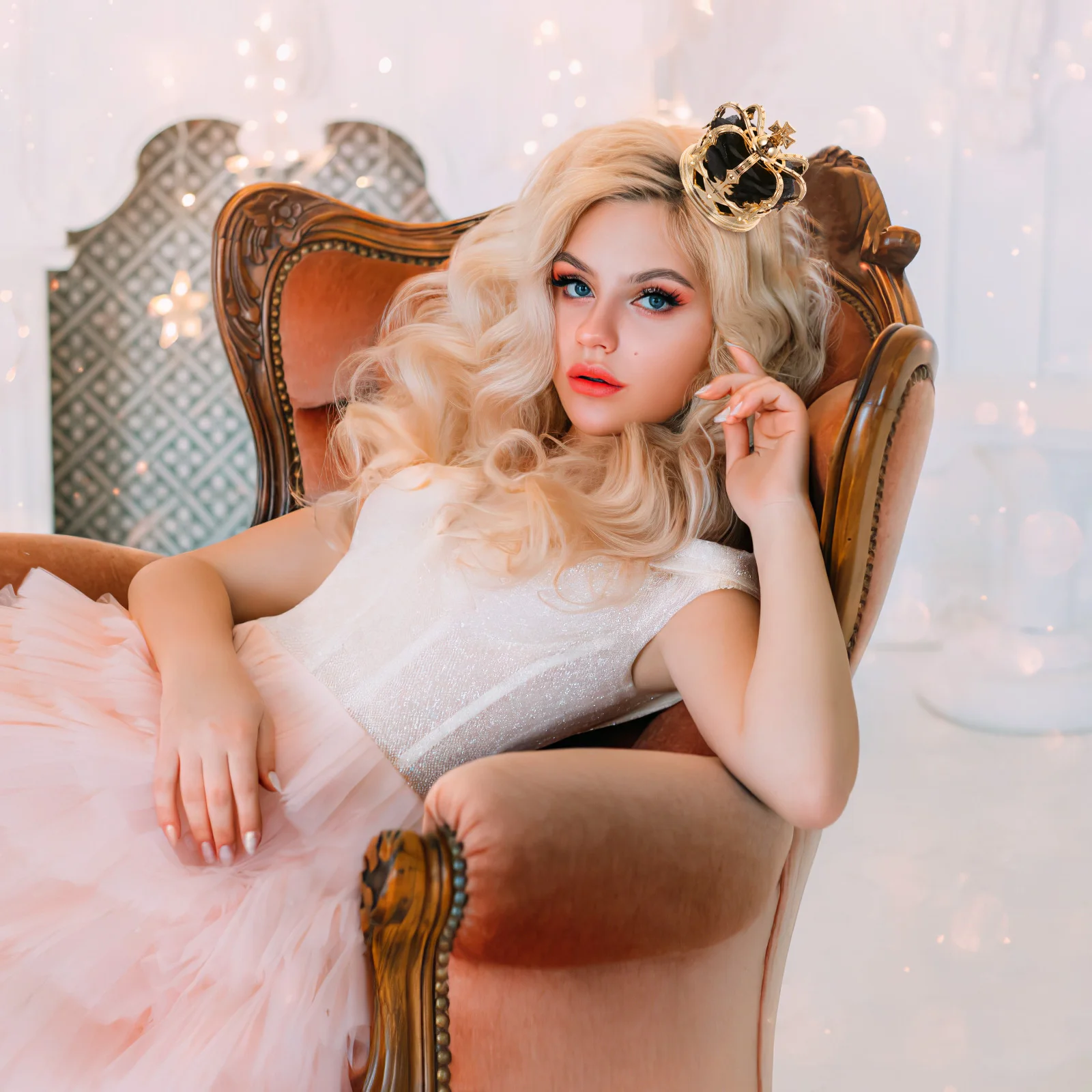 

1pc Red Golden Crown Hairpins Durable 3D Design Perfect Fit for Halloween Cosplay Party Accessories Women Girls