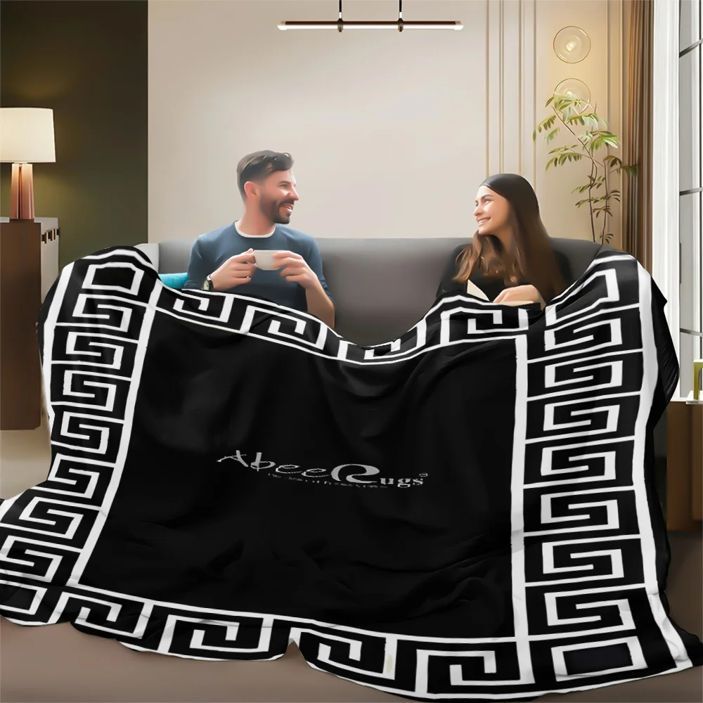 Black Greek Key Meander Throw Blanket for Sofa Living Room Decor Cozy Geometric Pattern Fleece Throw Couch Accent Bedding