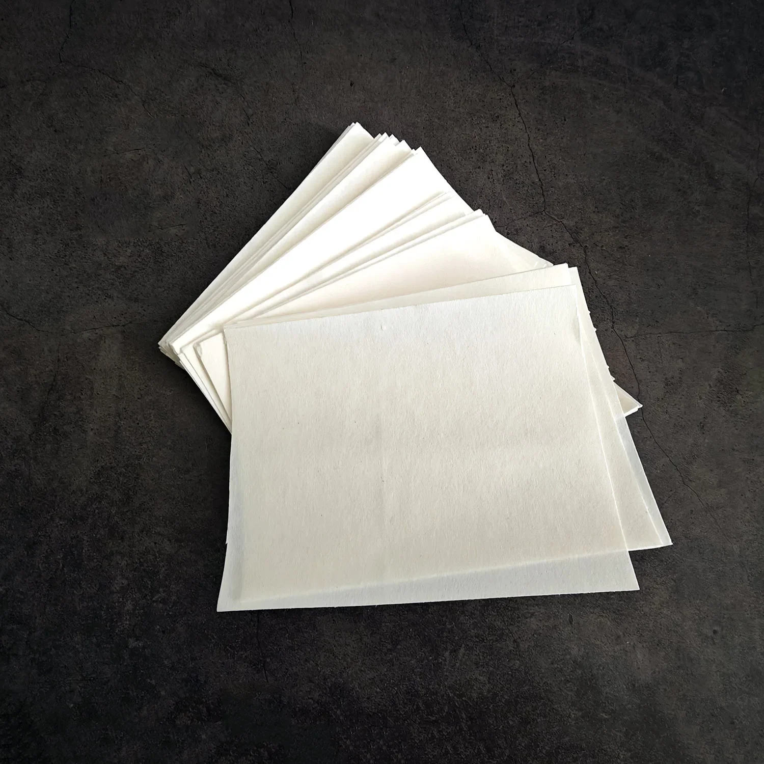 Papier gedraaide noedels Goocheltrucs Podiumillusies Gimmicks Mentalisme Rekwisieten Papieren strepen Veranderingen naar echte noedels Verschijnen Grappig