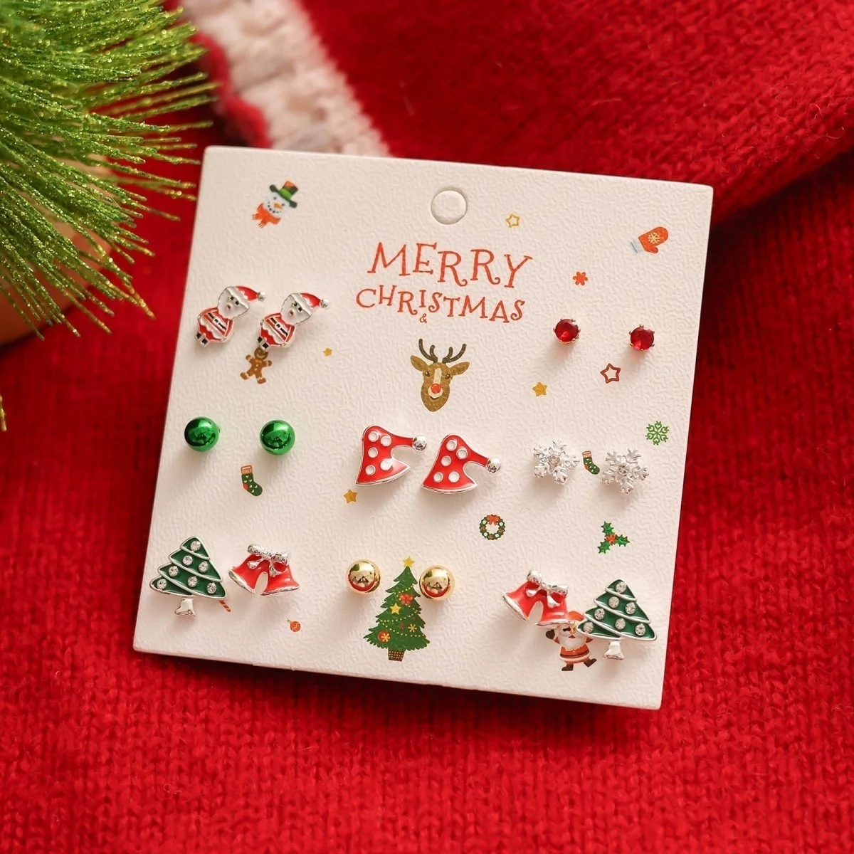 6/8 Paar kleine Ohrstecker mit Weihnachtsbaum-, Weihnachtsmann-, Hirsch-, Zuckerstangen- und Herz-Motiven für Damen, schöne Stern-, Schleifen- und Glocken-Ohrringe, Partyschmuck – Detail 26