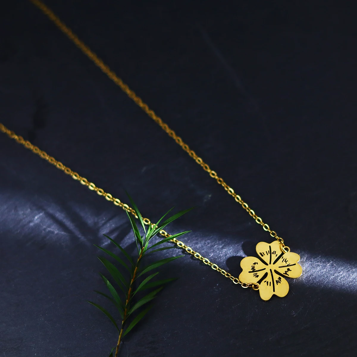 كينيتيال قلادة من الفولاذ المقاوم للصدأ للنساء رجل عاشق زهرة يترك الذهب اللون قلادة قلادة مجوهرات الخطوبة #5