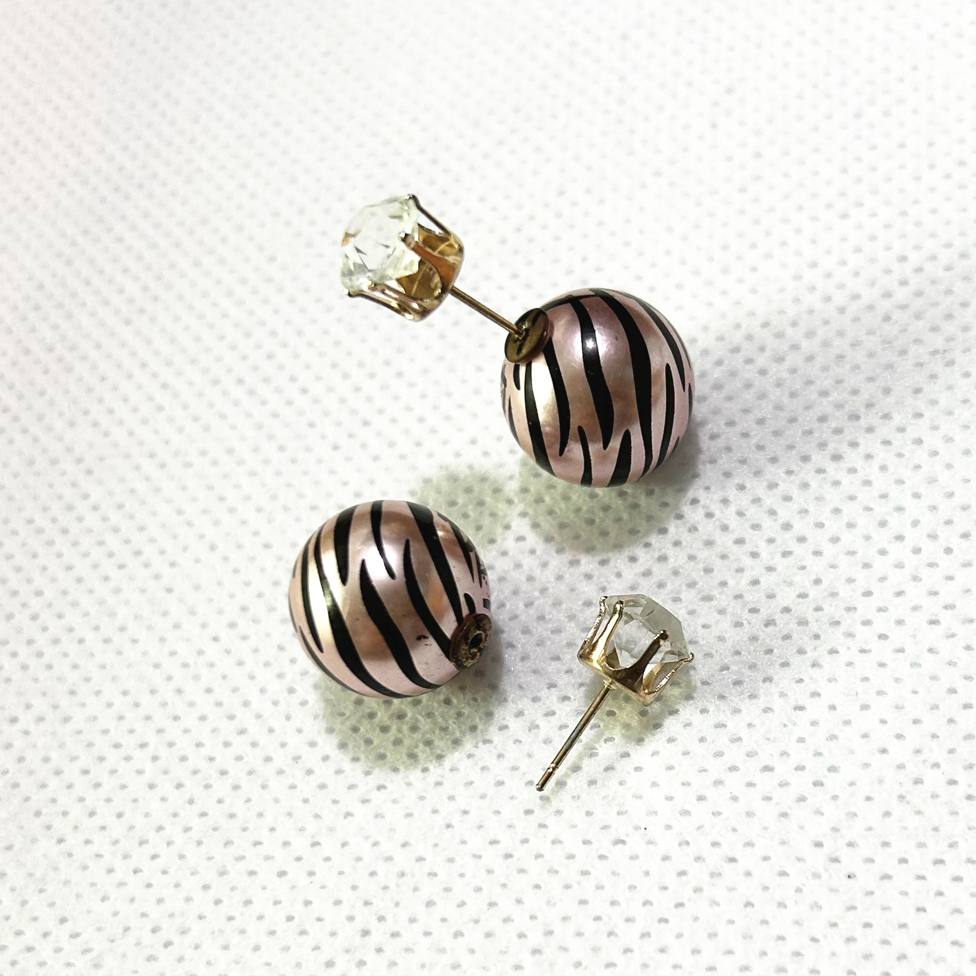 2026 New Fashion Paragraph Hot Selling Earrings Double Side Shining Pearl Stud Earrings Big Pearl Earrings Women