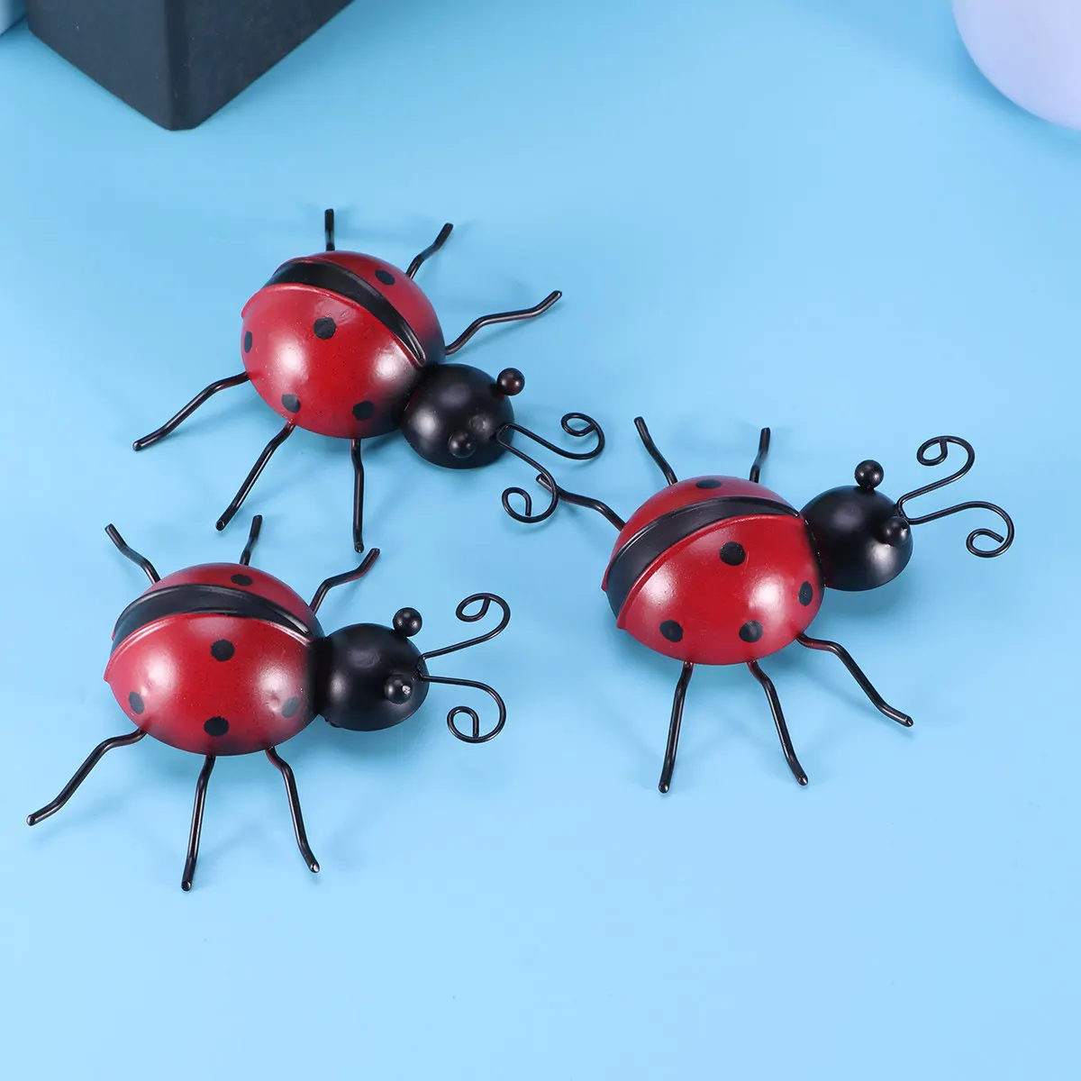 3Pcs Handcrafted Ladybug Wall-Mounted Metal Art Hanger Garden Decoration Indoor Outdoor Weatherproof Rust Resistant 9Cm Red