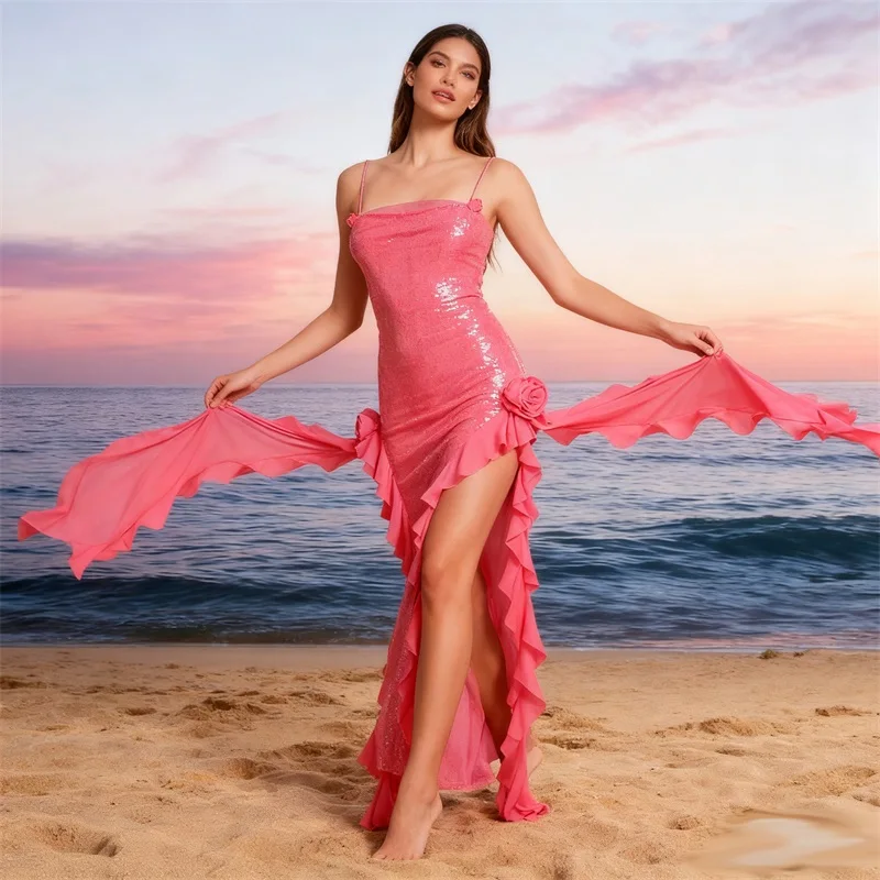 Glinsterende roze hoog-laag strandjurk voor dames met vloeiende sjerp, halterhals, split met ruches - Elegante zonsondergang maxi-jurk voor feestjes