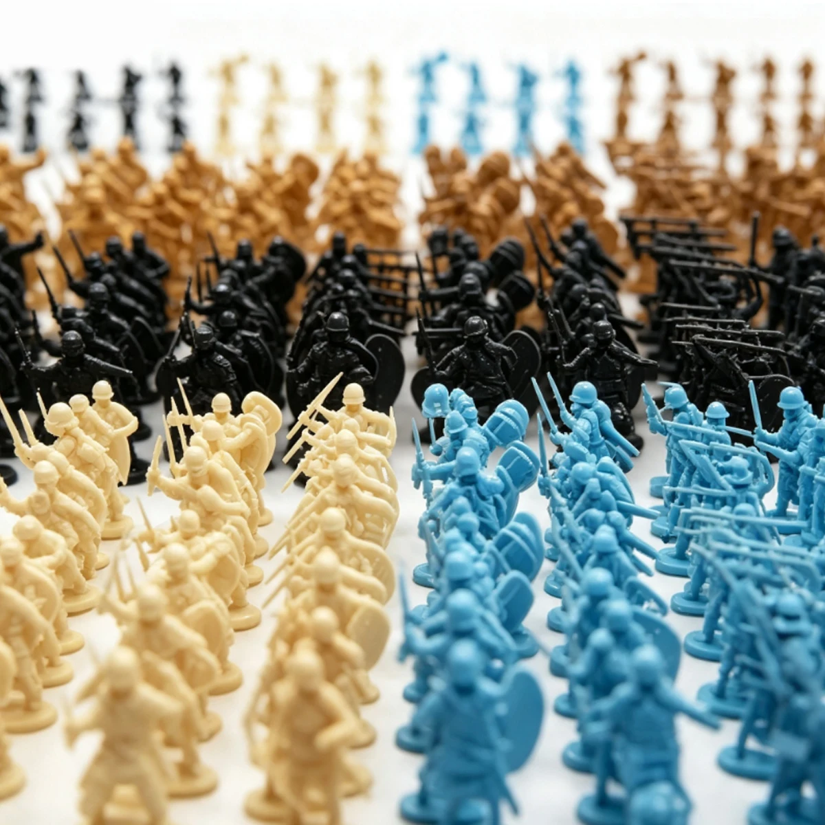 35Pcs Mini Medieval Soldier Figures in Assorted Random Styles, Intricate Detail Miniatures Perfect for Diorama Decorations ZSY