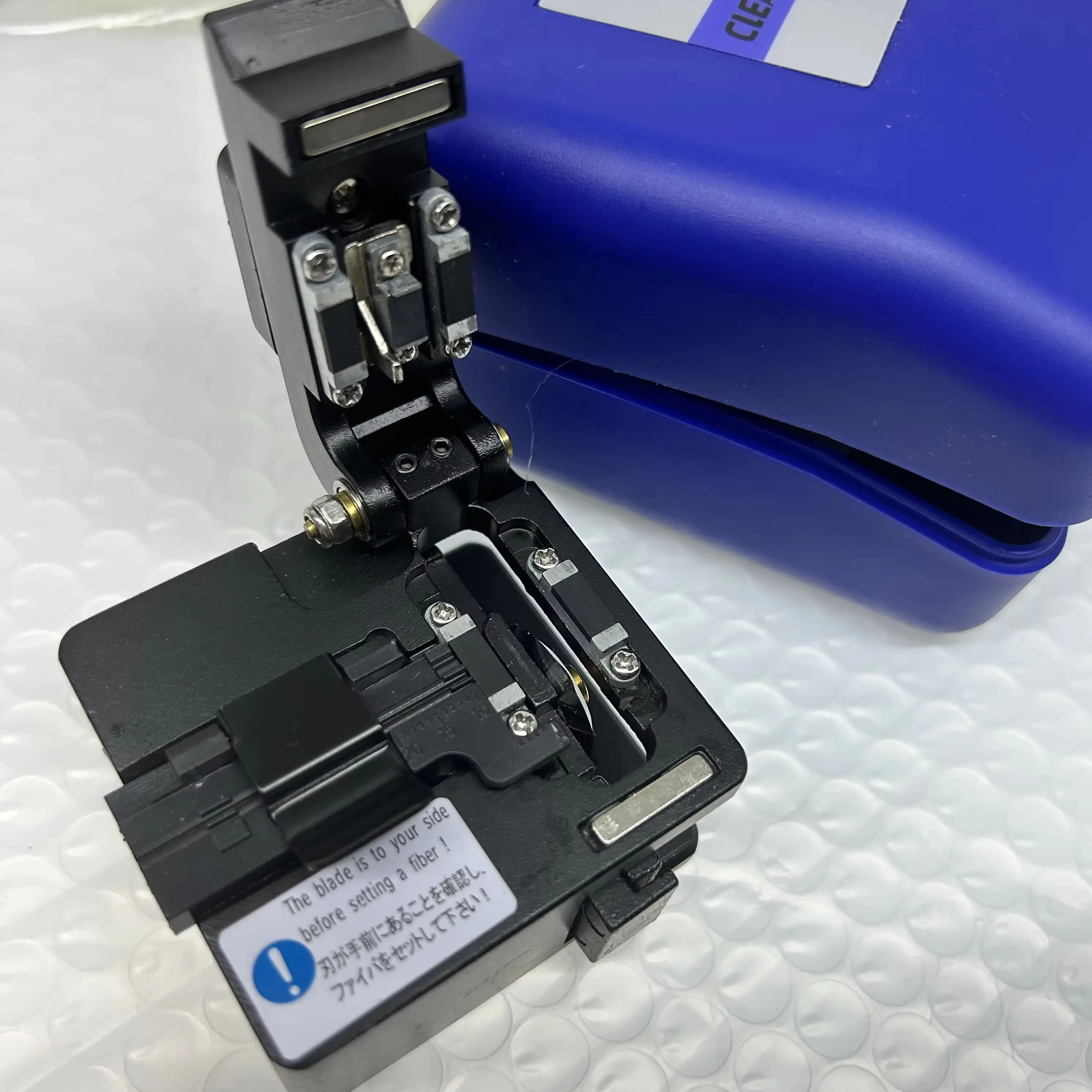 Mini TM-100 High Precision Optical Fiber Cleaver FTTH Fiber Optic Cable Cutter