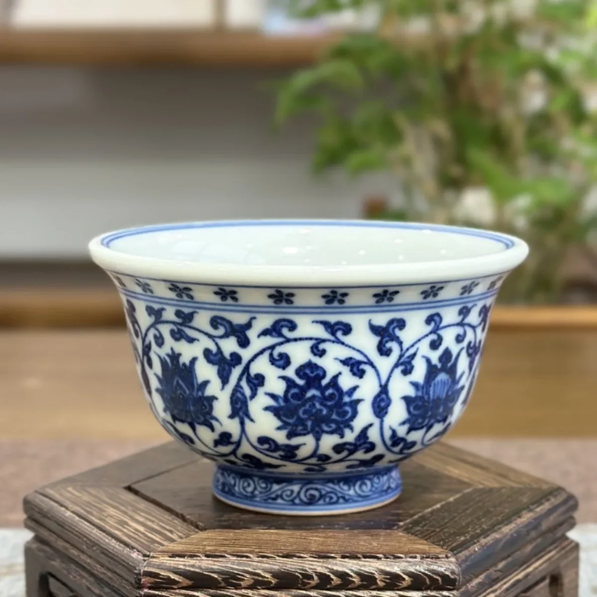 Hand-painted firewood kiln imitation Ming Yongle twisted lotus cover bowl and pot bearing Jingdezhen ceramic tea set