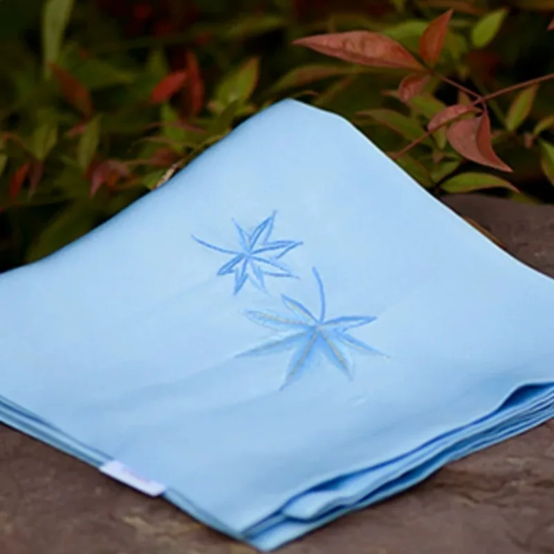 35x35CM Chinese wind and summer embroidered silk handkerchief handmade Su embroidery antique small square towel.