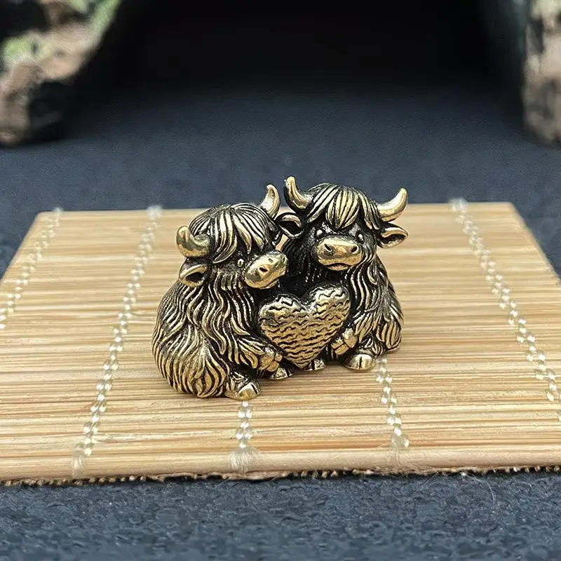 Mini Solid Brass Highland Cow Figurine Vintage Lucky Fengshui Bull Statue Ornament for Desktop Decor Housewarming Gift Choice