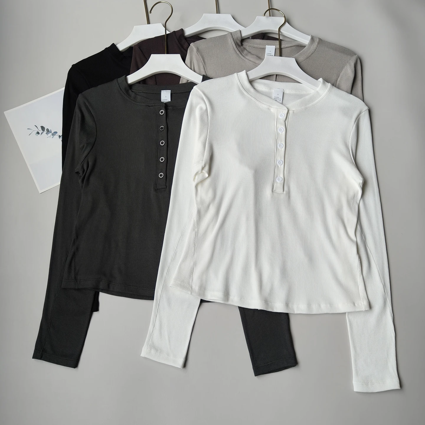 

2025 New Slim Fit Long-sleeved Shirts Tops Breathable Quick-drying Pilates Gym Running Sports Fitness Yoga Tops for Women Cloth