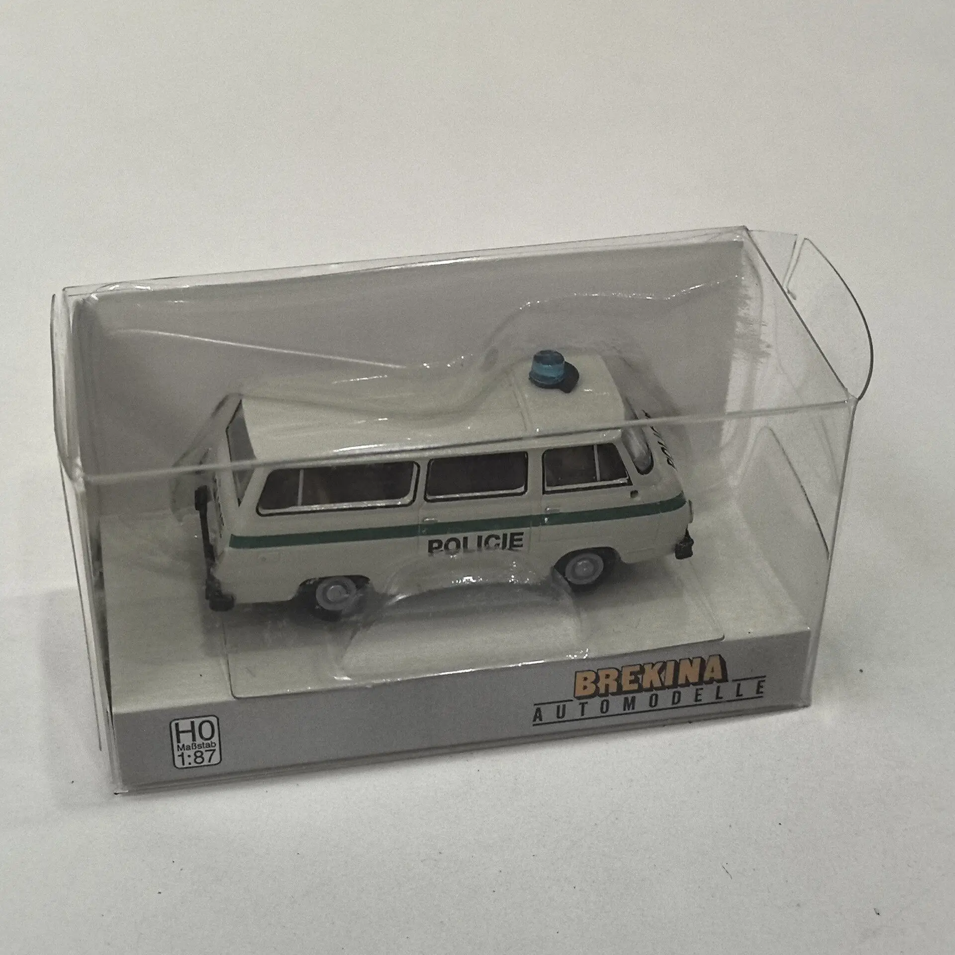 Flaws BREKINA HO 1/87 Scale SKODA 1203 BUS 25 Plastic Car Model