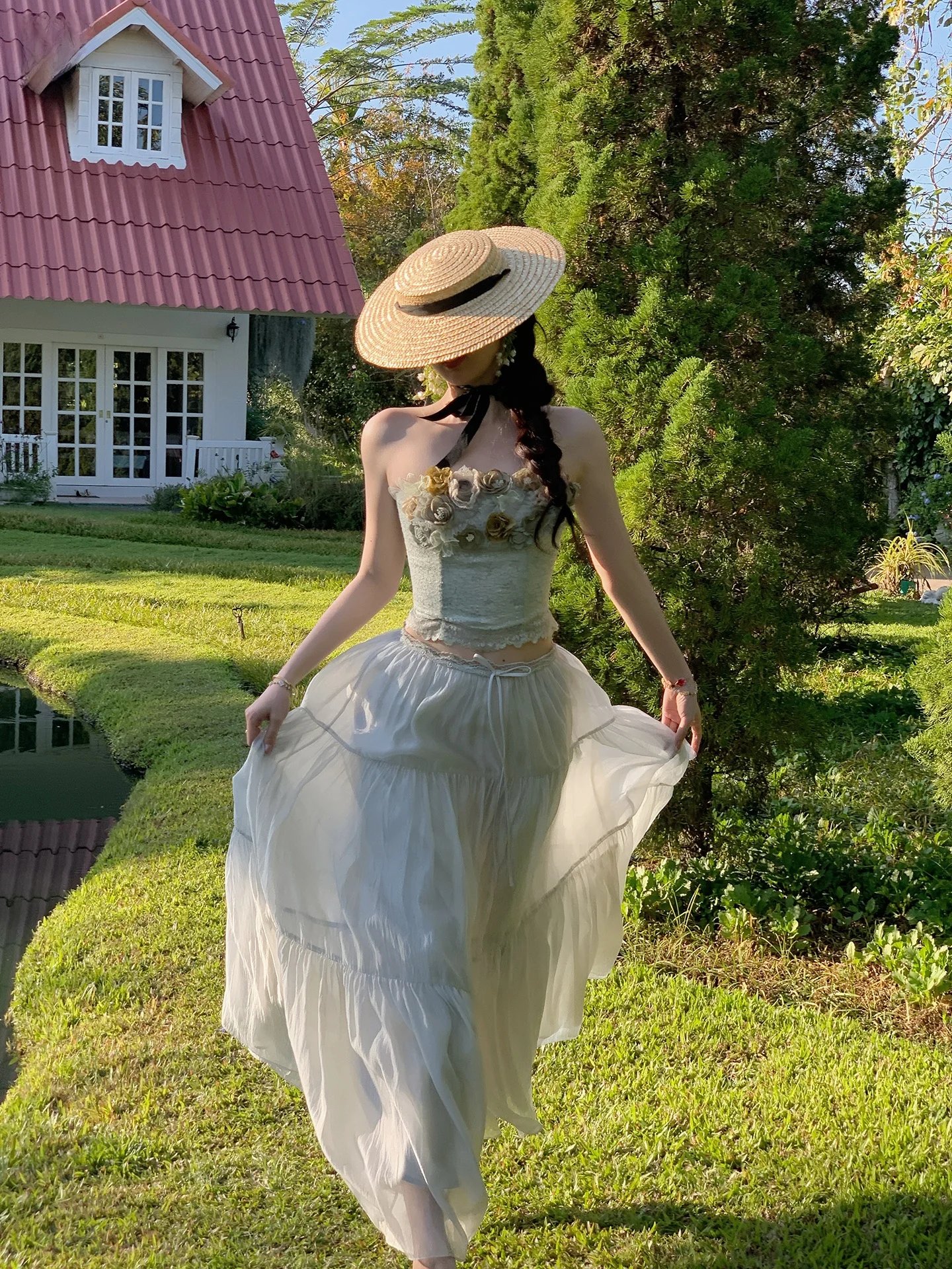 

Sexy Spring Breeze Floral Embroidery Strapless White Dress Two-Piece Set High Waist H-Style Skirt for Women Citywalk
