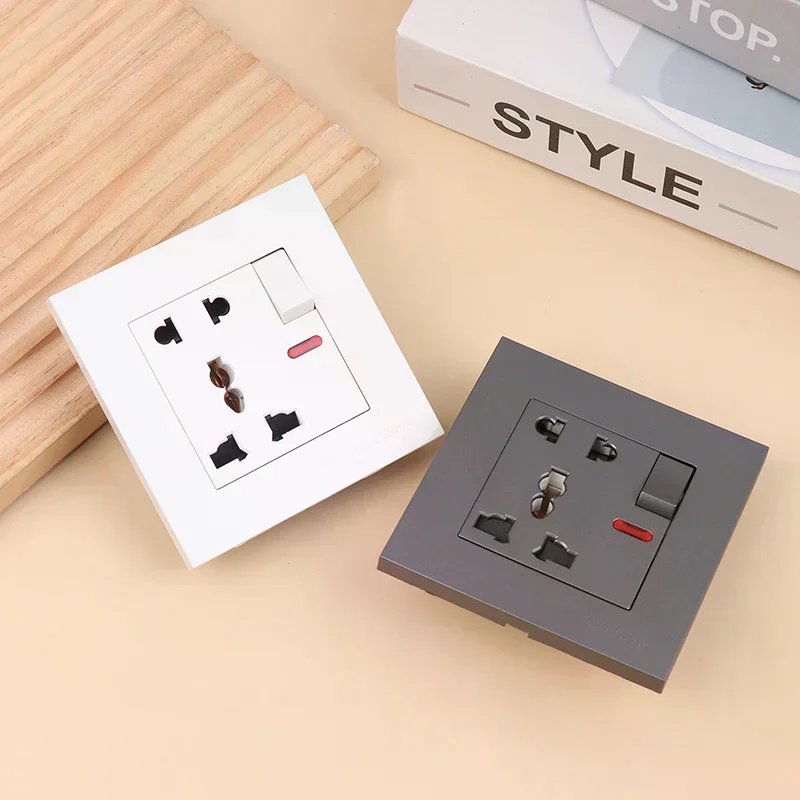 مقبس شحن سريع عالمي 18 وات من النوع C 5 سنون، مخرج كهربائي على الحائط في المملكة المتحدة مع شاحن USB، قابس مقبس طاقة مزدوج ذكي أبيض