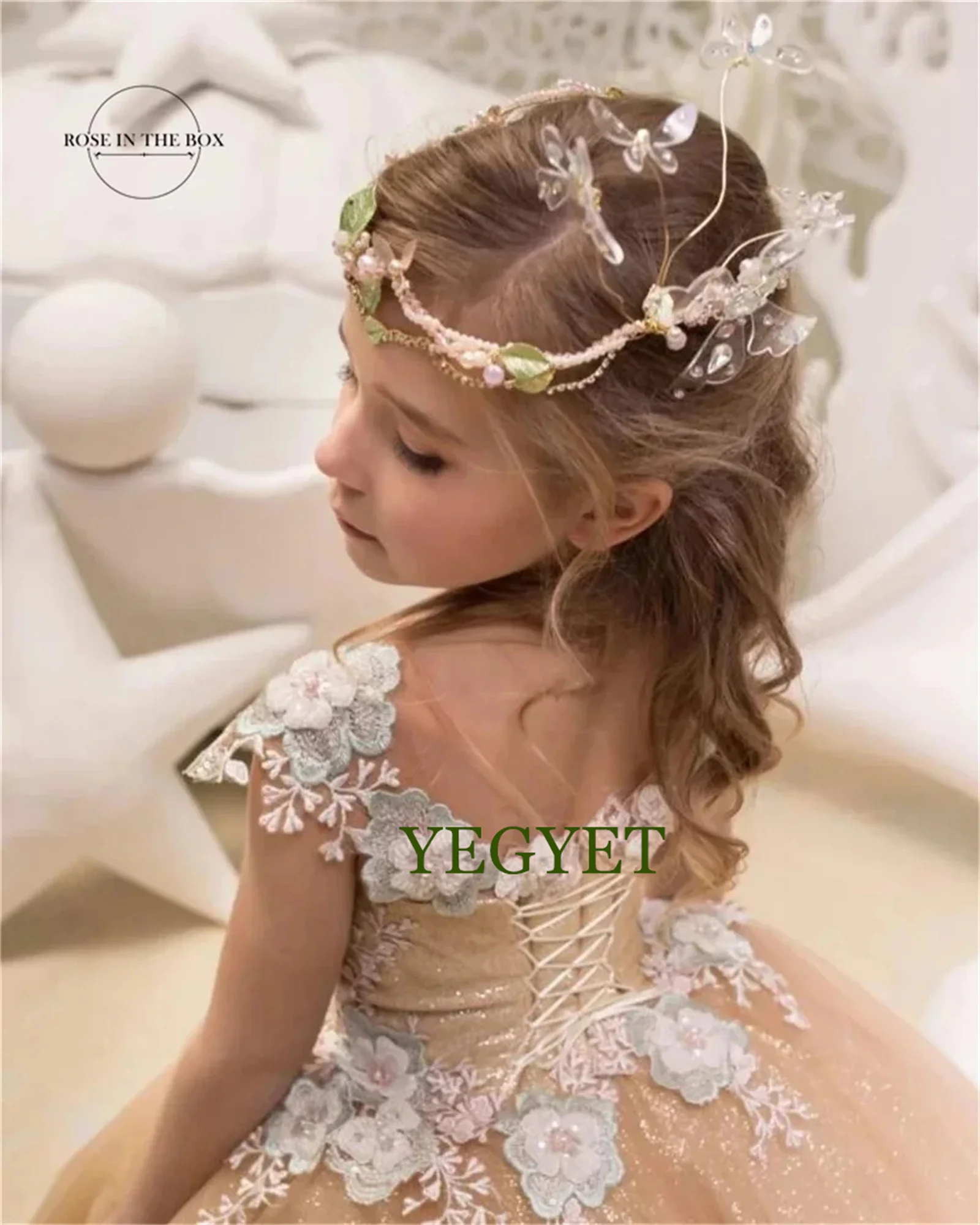 Beautiful Ball Gown Tulle Flower Girl Dresses O-Neck Cap Sleeves Appliques Lace Princess Pageant Dress For Wedding Party