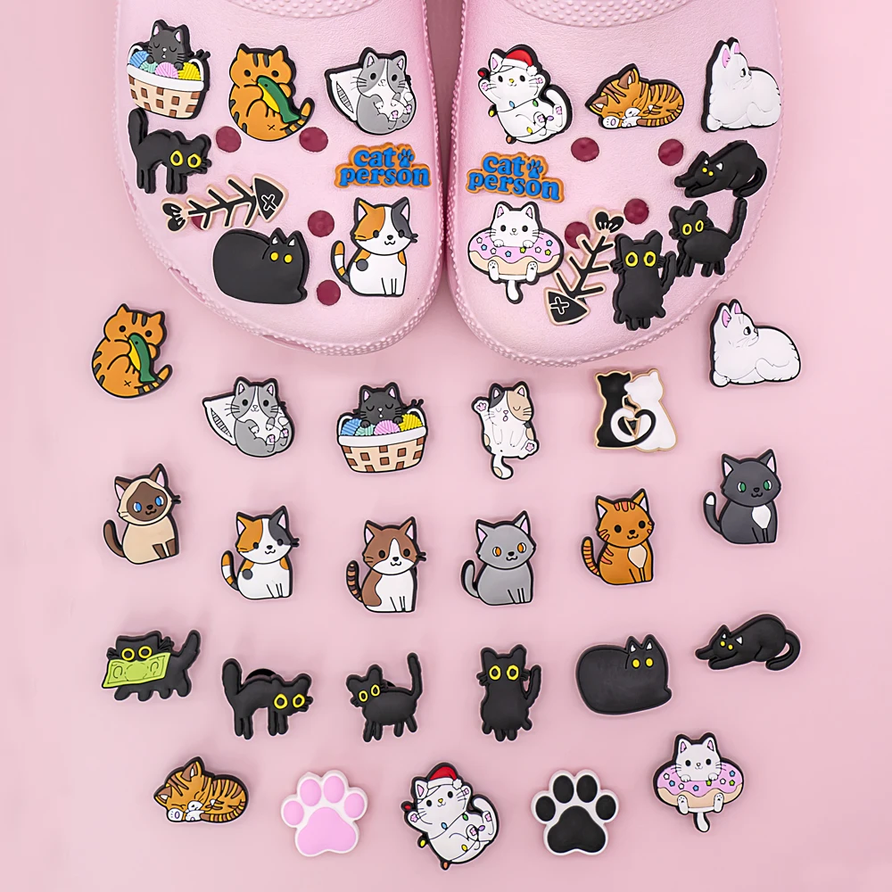 1/50 Stück Niedliche Katzen-Schuhcharms, Orange-Schwarze Katzen-Schuhdekoration, Krallen-Fischgräten-Clog-Pins für Frauen und Mädchen, Geschenk