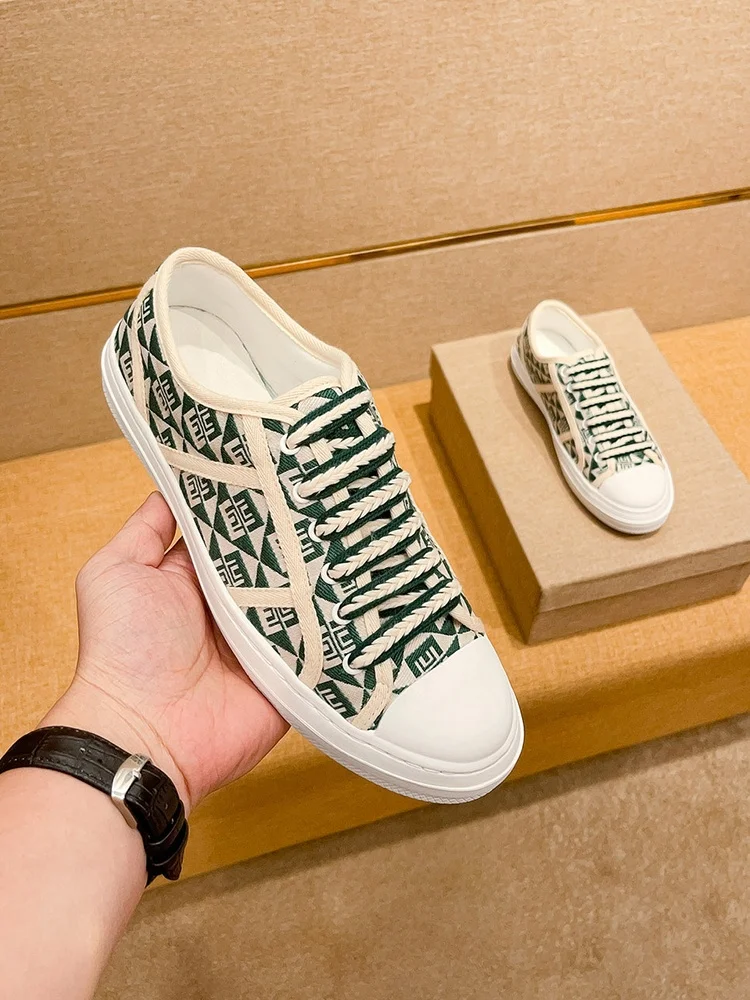 

Модные однотонные кеды из канваса для мужчин, в стиле ретро с цветочным дизайном, весенне-осенние, корейские, белые, дышащие, с круглым носком