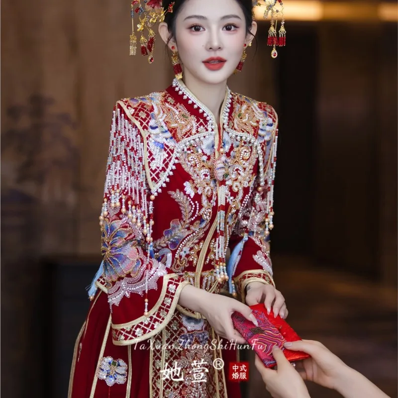 

New Chinese-style wedding dress for brides luxurious and attire