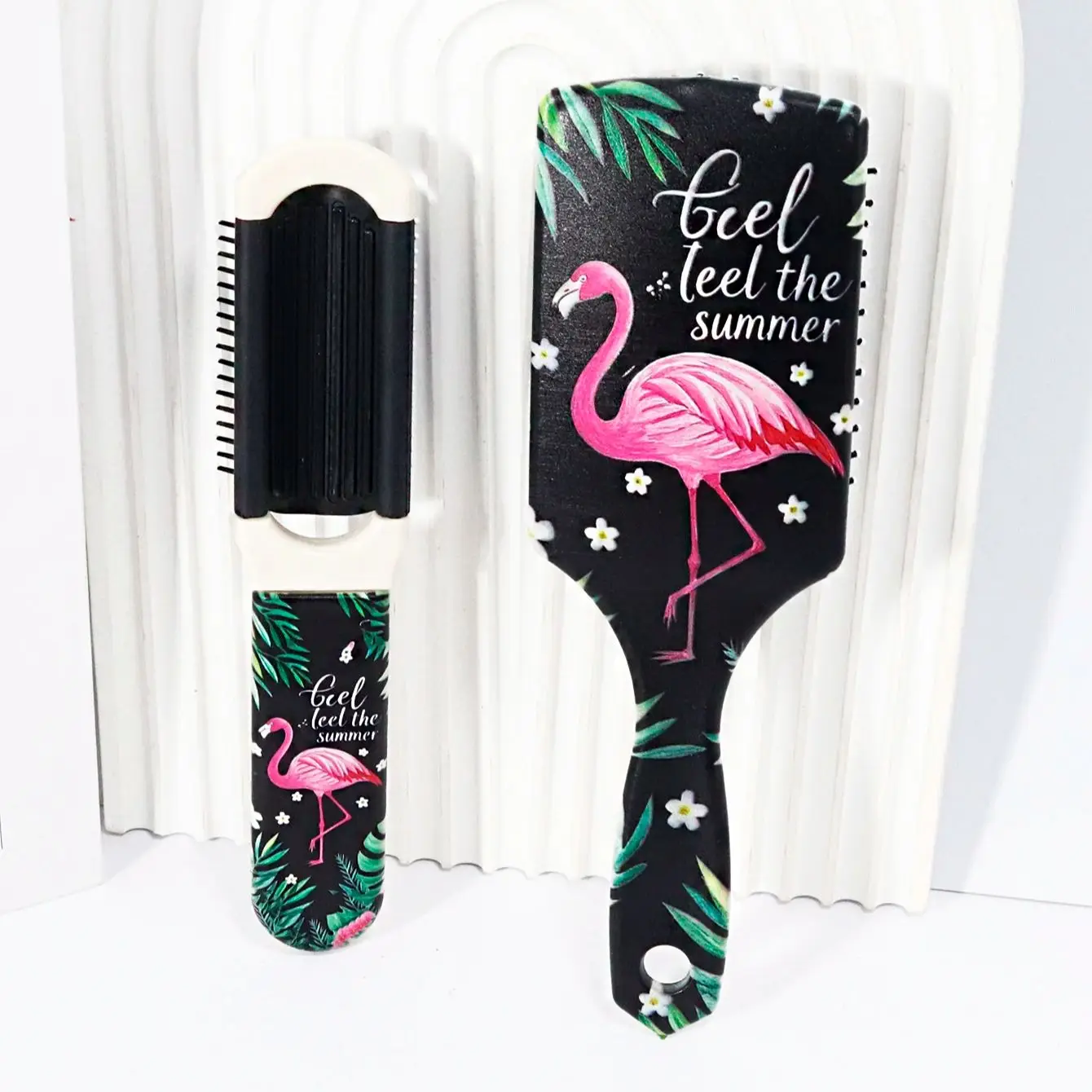 قطعتان من فرشاة الشعر بنمط الفلامنغو، بما في ذلك مشط وسادة التدليك، ومشط مرآة صغير قابل للطي خاص للشعر المستعار الحقيقي #3