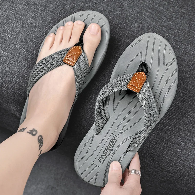 Fashion Men Flip Flops Summer Beach Flip Flops Men Casual Breathable Antiskid Beach Slippers Men Summer Outdoor Slippers Men